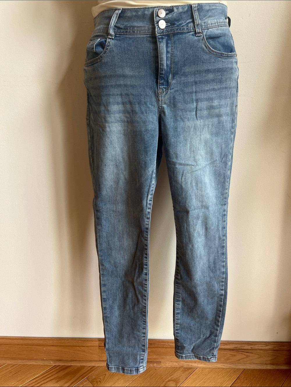 Wallflower Light Blue High-Rise Jeans  Topstitching broken in comfort stretch